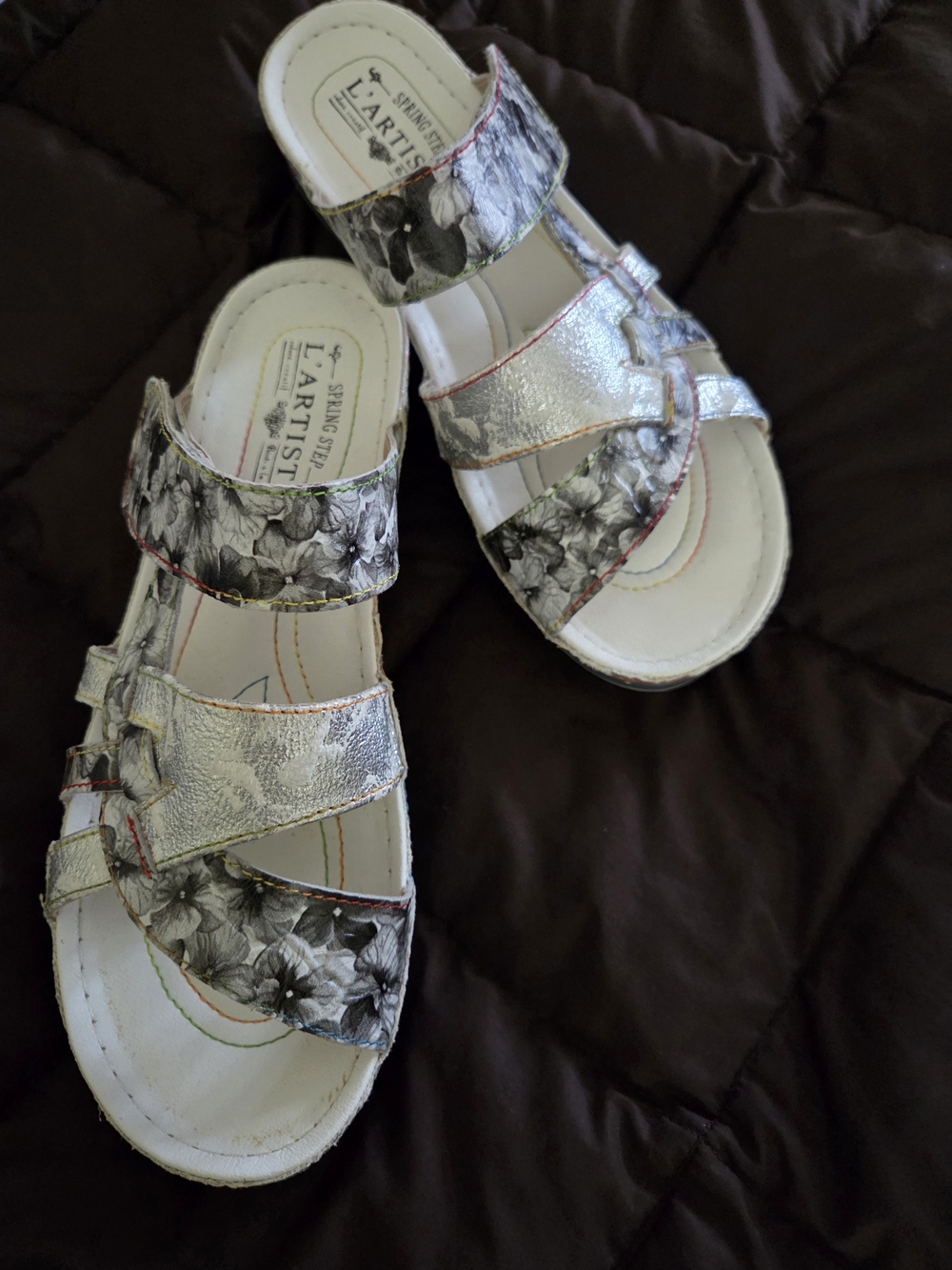 L'Artiste Silver Floral Women’s Sandals sz40 = sz9